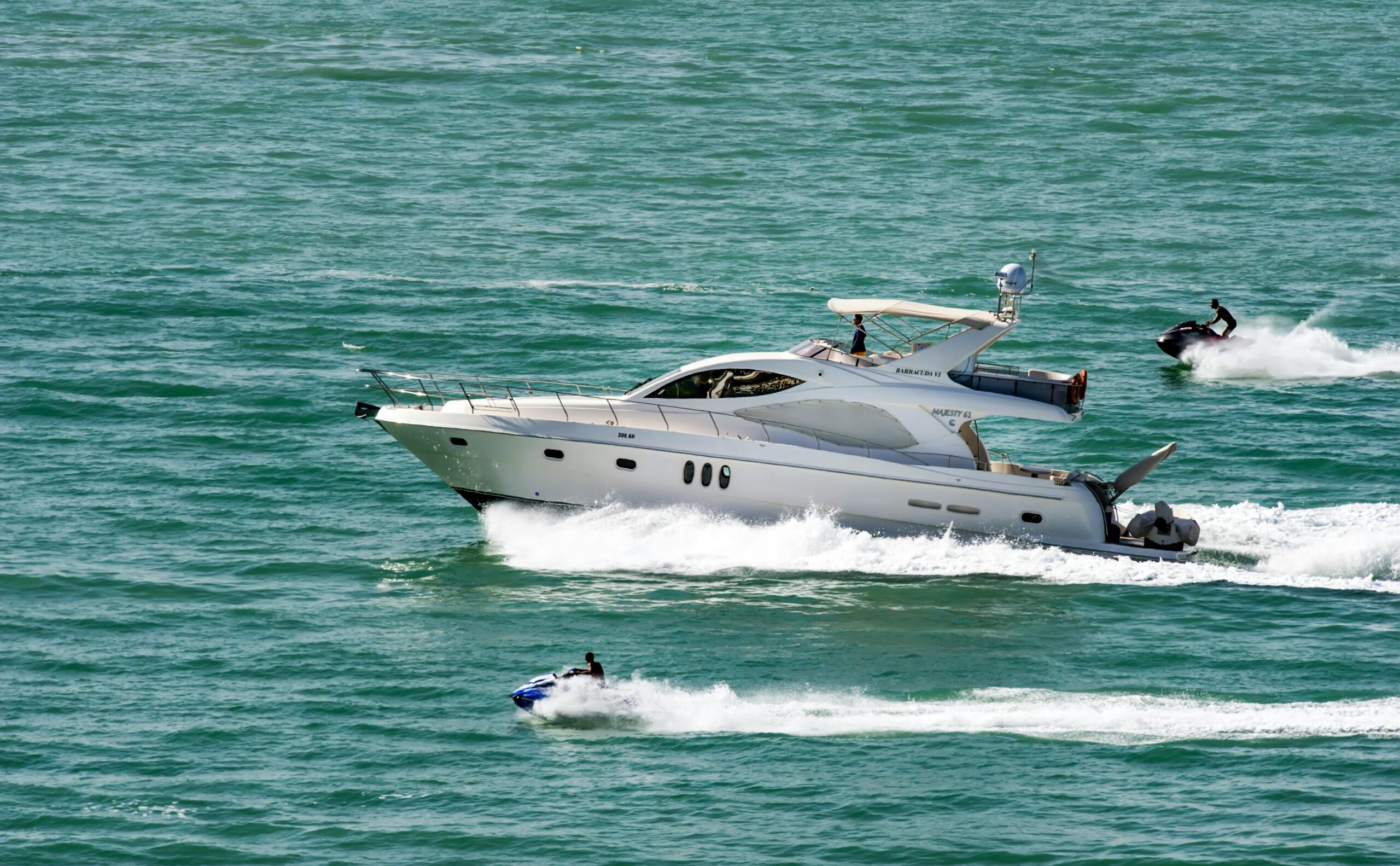 Detailing A Small Yacht In Port Solent