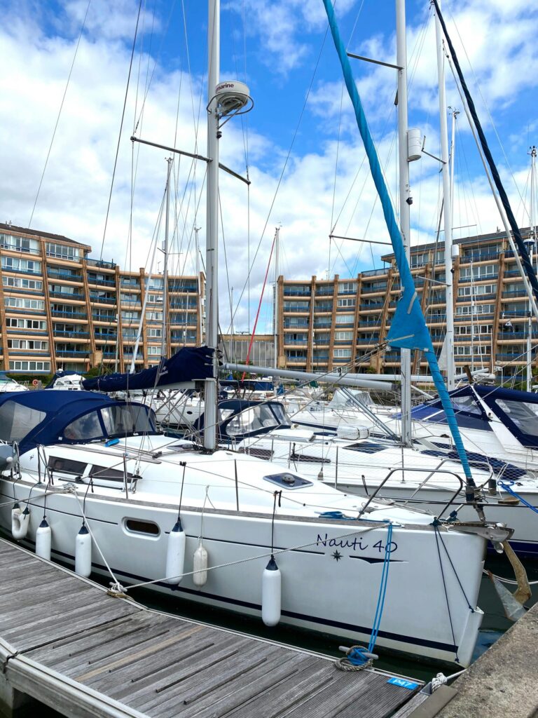 Detailing Small Yachts In Port Solent